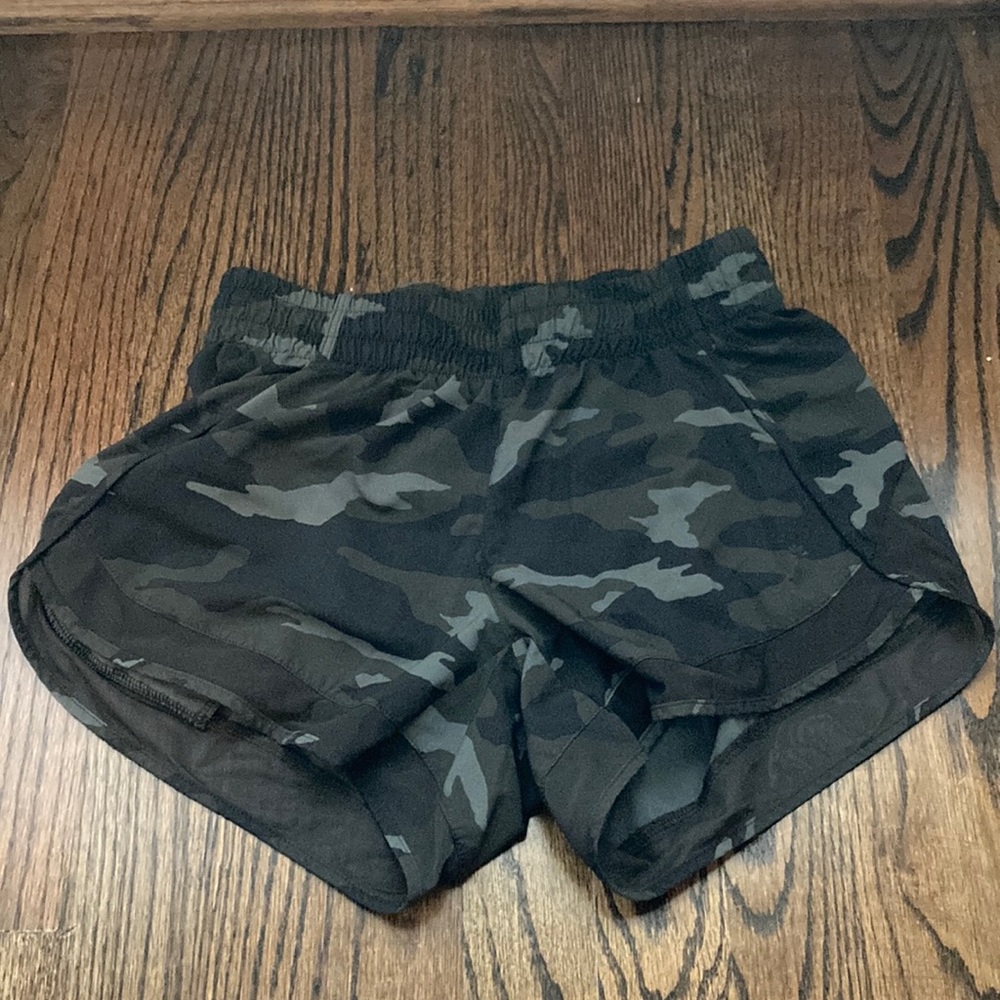Athleta shorts green camo size xxs